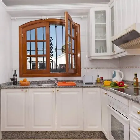 Kaleon, 3 Bedroom Villa In Puerto Del Carmen Villa Tias